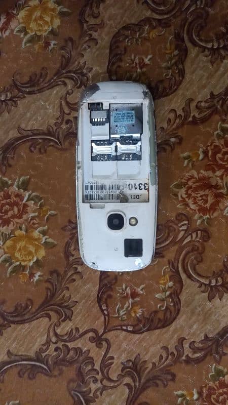 Nokia 3310 for sale on tha phir off ho gaya battery nhi hai 3