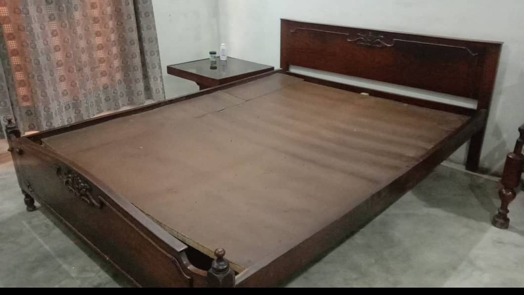 pure wooden queen-size bed, 5ft × 6.5 ft. condition like new 1