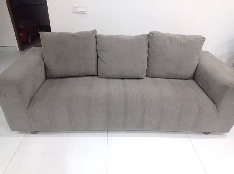 7 Seater U-Shaped Sofa With 1 Table Used But New 0