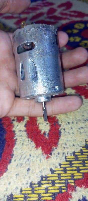 DC 12 volt motor for sale condition ok ha 1