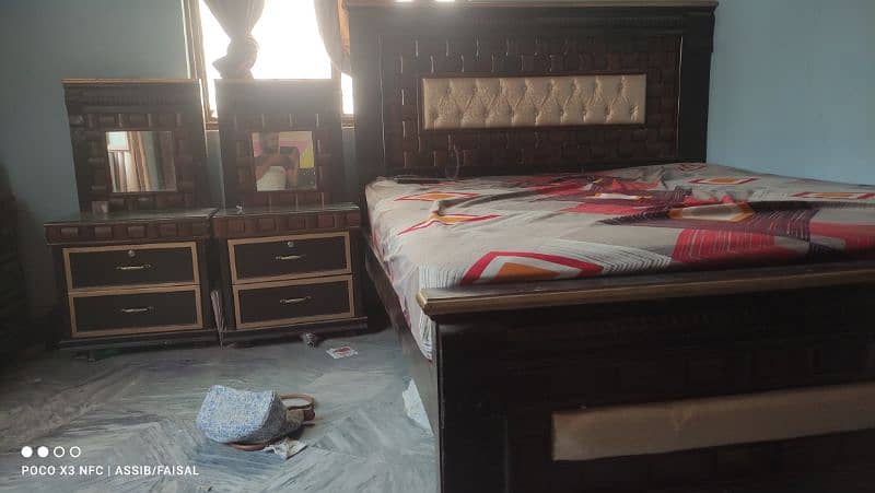 king Size Double bed with two Side tables 4