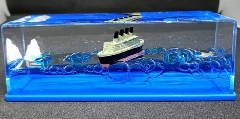 Titanic Cruise Ship - Fluid Liquid Wave Decoration For Car Dashboard 3