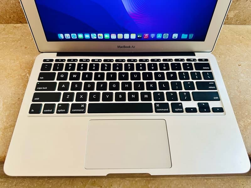 Macbook Air 2015 11 inch 4gb 128 gb 2