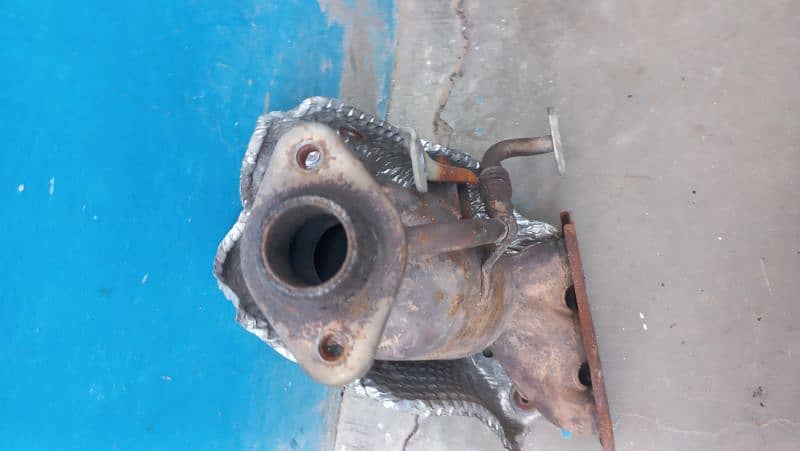 Exhaust Manifold 1