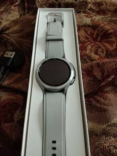 Samsung Galaxy Watch 4 Classic (Silver,46mm)