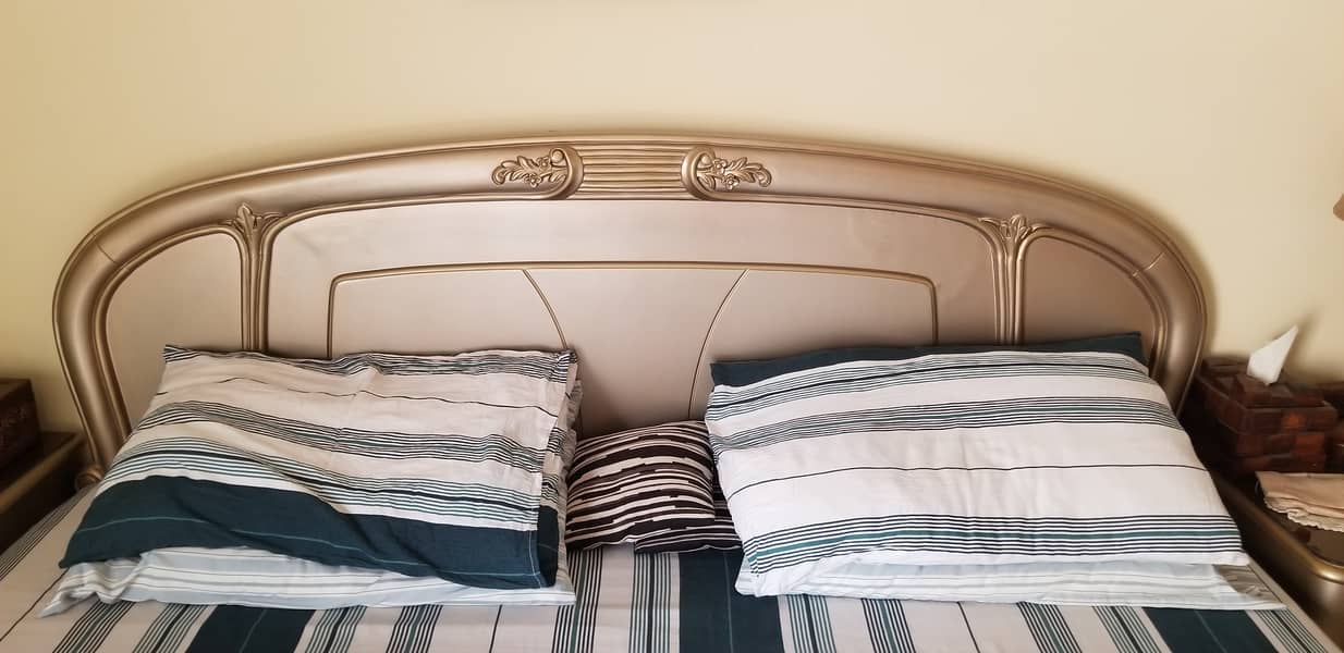 King size Double bed set for sale 1