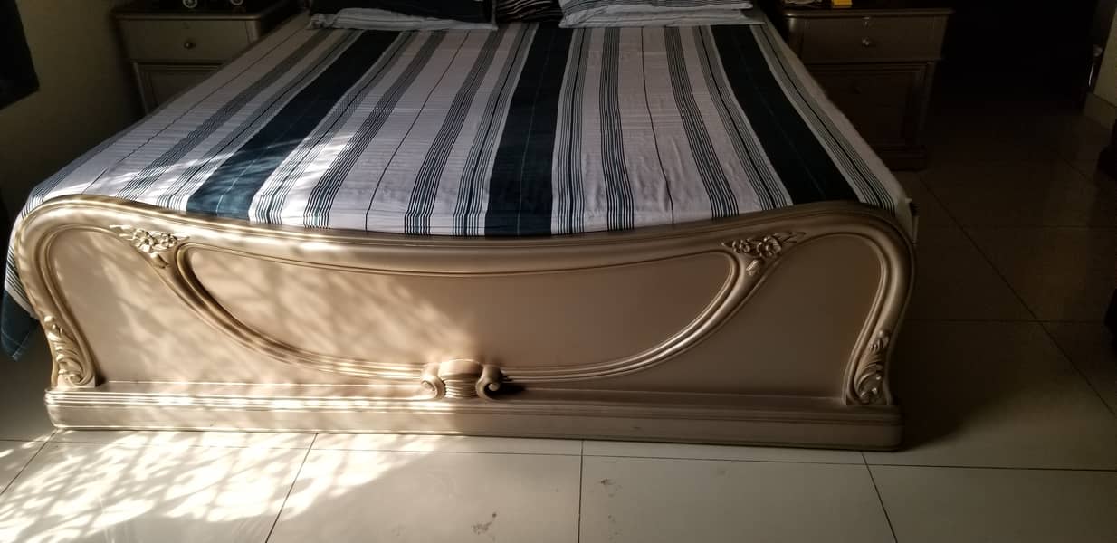 King size Double bed set for sale 2