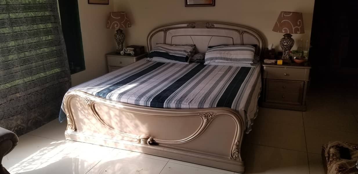 King size Double bed set for sale 3