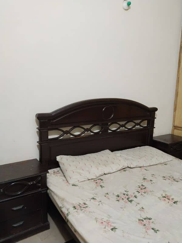 king size wooden bed 2