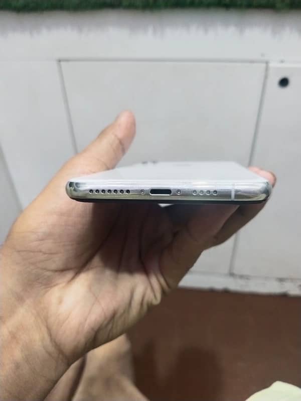 iphone 11pro…. . xs max 16