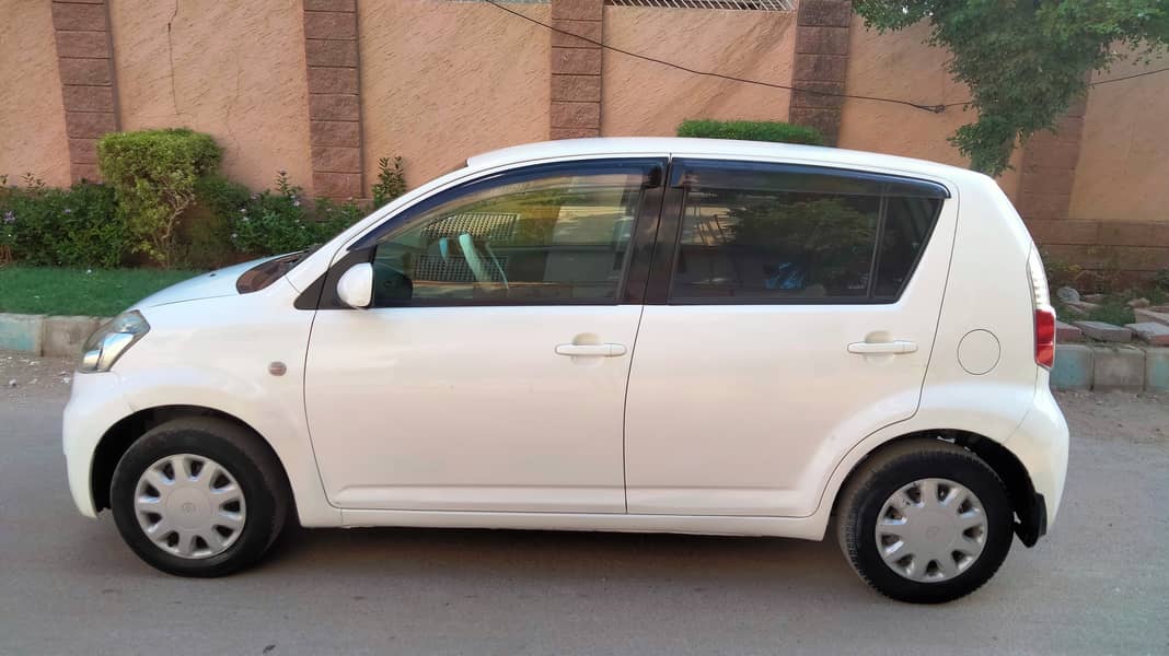 TOYOTA PASSO Automatic Model 2007 Registered 2013 White color. 5