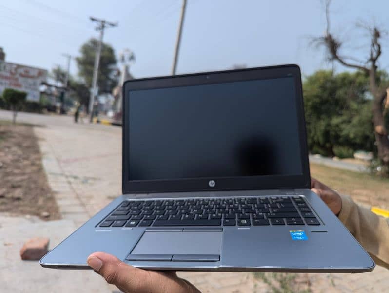 HP Laptop core i7 generation 5 SSD 128 1