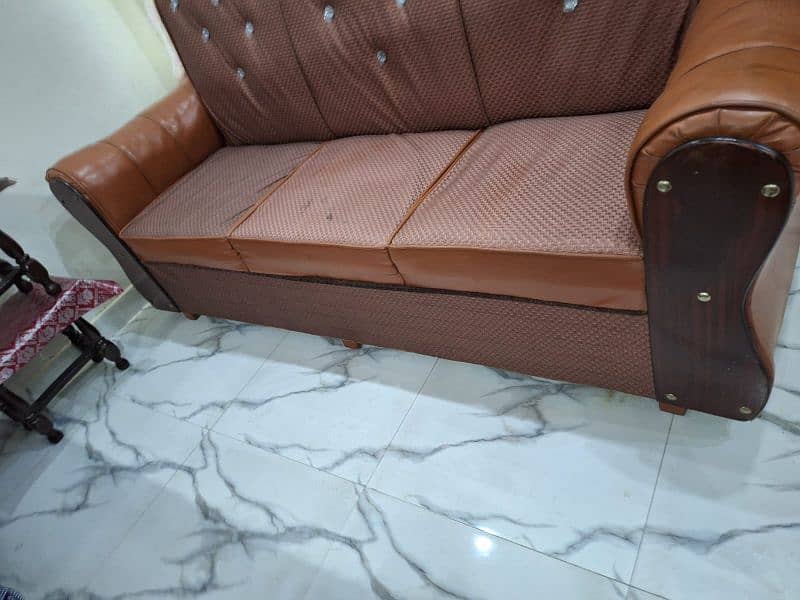 6 seater Sofa set in reasonable price( urgent sale ) 5