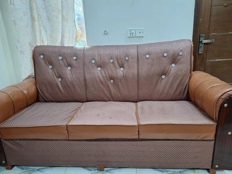 6 seater Sofa set in reasonable price( urgent sale ) 6