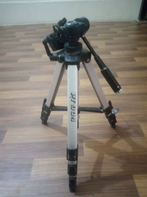 heavy aluminium 3 layer tripod 1