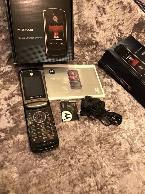 MOTOROLA V8 RAZR FLIP 2