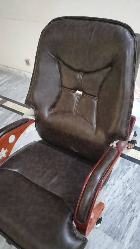 Leather Poshish chair 1