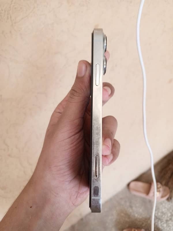 I phone xr to 13 pro original body ma hai Dubai s convert hua hai 4