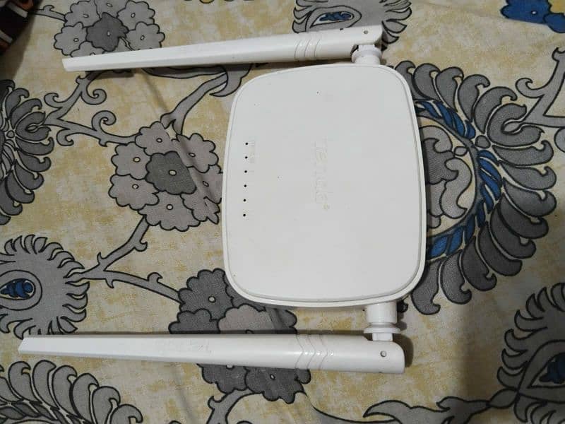 router tenda 1