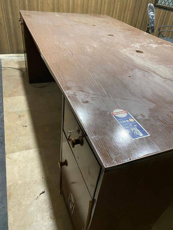 Best condition office table having sockets as well best price 2