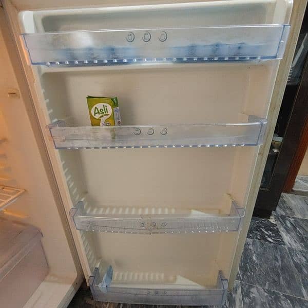 Haier Fridge/ Refrigerator Deluxe large Size 4