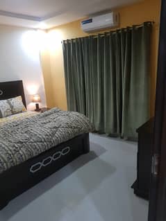 Par Day and short time One BeD Room apartment Available for rent in Bahria town phase 4 and 6 empire Heights 2 Family apartment