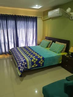 Par Day short time One BeD Room apartment Available for rent in Bahria town phase 4 and 6 empire Heights 2 Family apartment 0