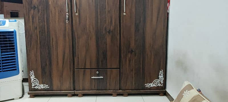 4 door Cupboard/ Almari 3