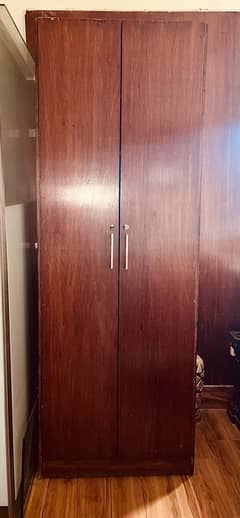 CUPBOARD/WARDROBE