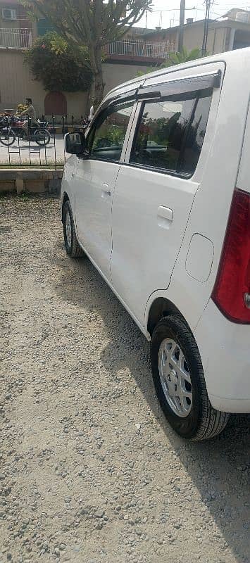 Suzuki Wagon R 2018 4