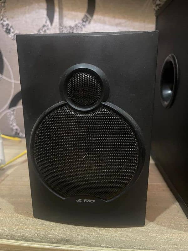 F&D F521 2.1 Channel Multimedia Speaker with 2 Subwoofers 2