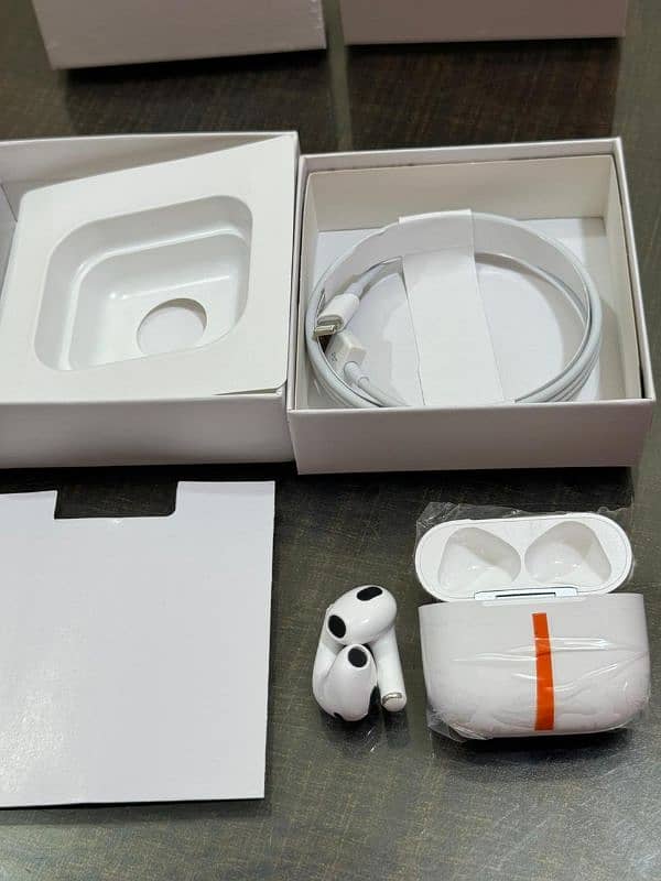 Airpods 3 complete box 4