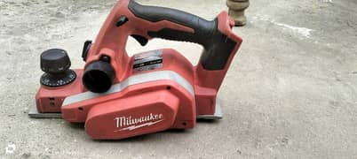 Milwaukee M18 planer