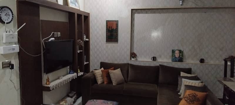 10 Marla Used House For Sale In Bahria Town - Block DD Bahria Town Canal Road Lahore 2