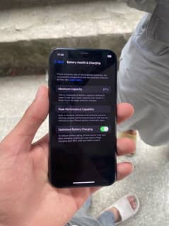 iphone 11 pro 64gb 4 month sim working