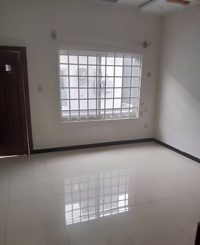 10 Marla ground portion for rent 3