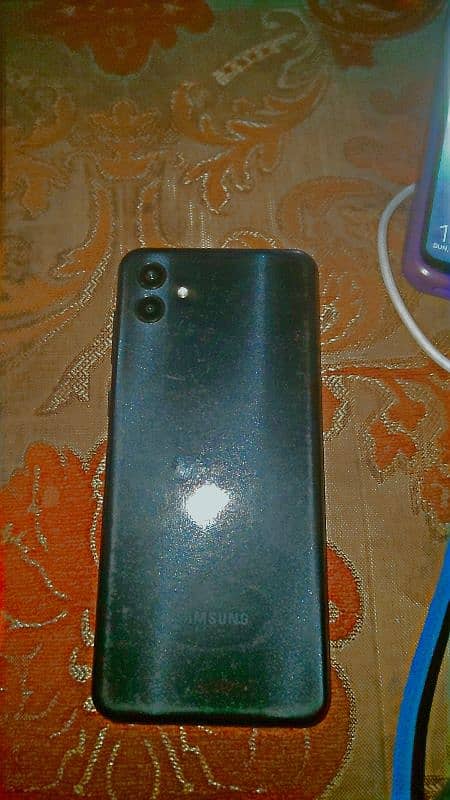 Samsunga A04 with box 3month use all okay hai officially pta proved 1