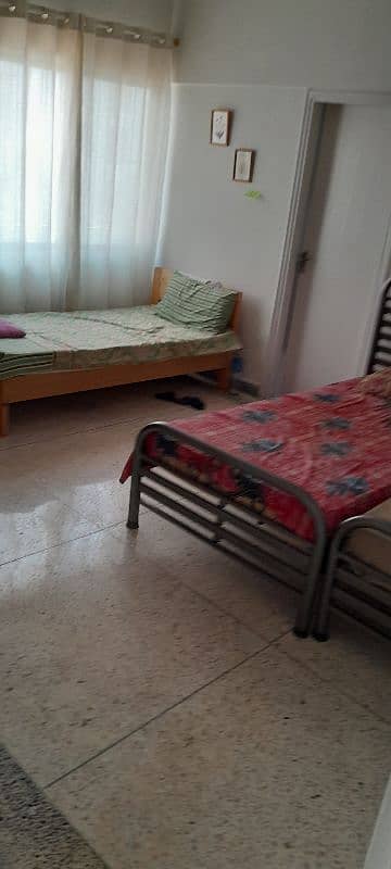 Al-Jannat Girls Hostel Karachi one seater is available 2