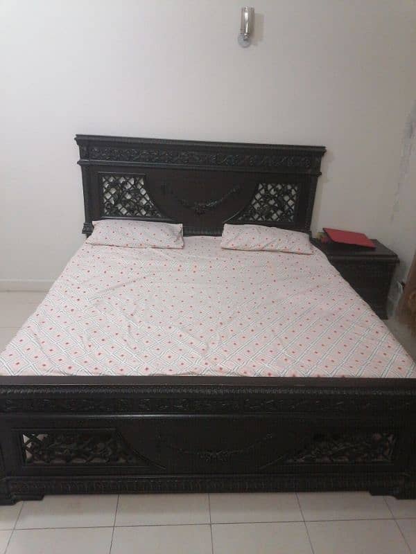 pure wooden polished bed and dresser 0