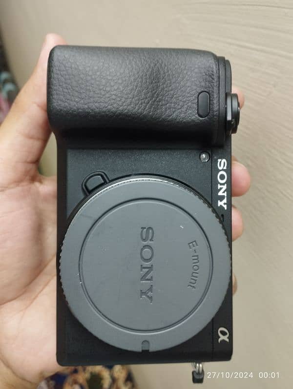 Sony a6400 body only just like new 4