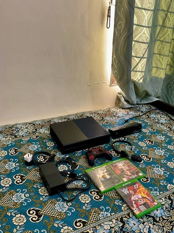 Xbox One Full Package for Sale New condition 7