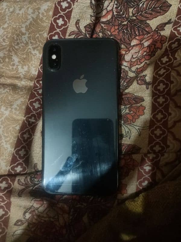 I phone Xs factory unlock 64gb condition 10by9 1