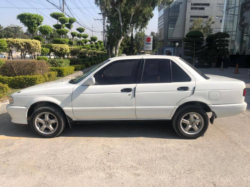 Nissan Sunny 1990 13