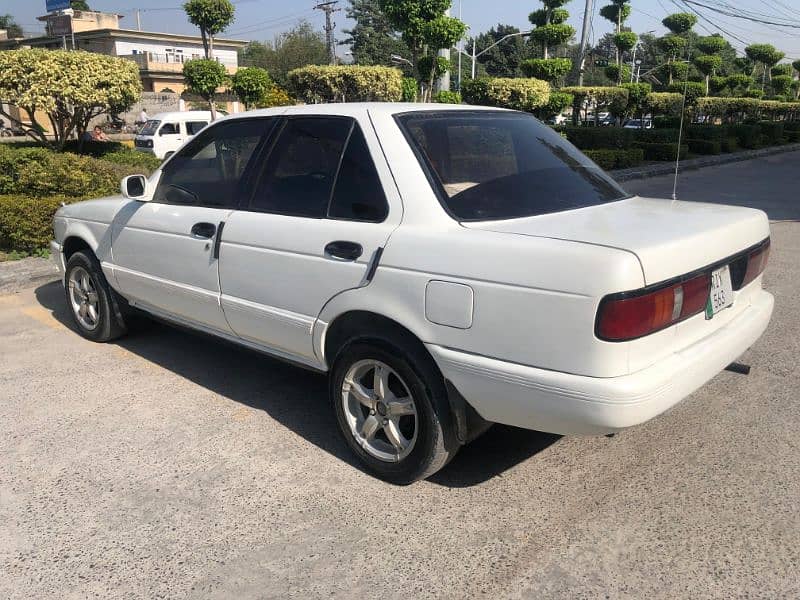 Nissan Sunny 1990 14