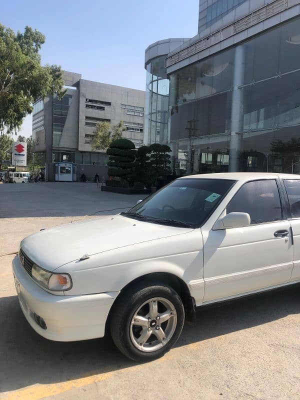 Nissan Sunny 1990 16