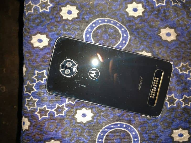 Moto Z3 Gaming Phone 1