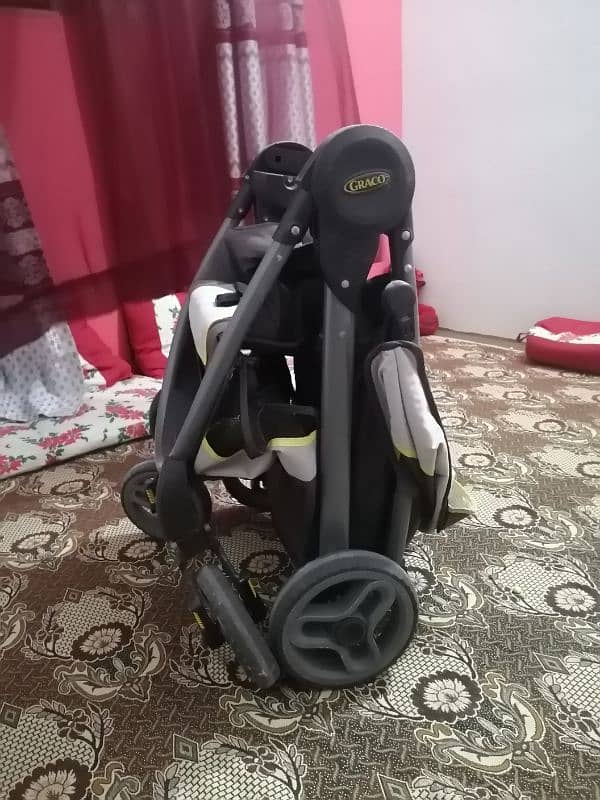 Graco Pram / Walker in Good Condition 5