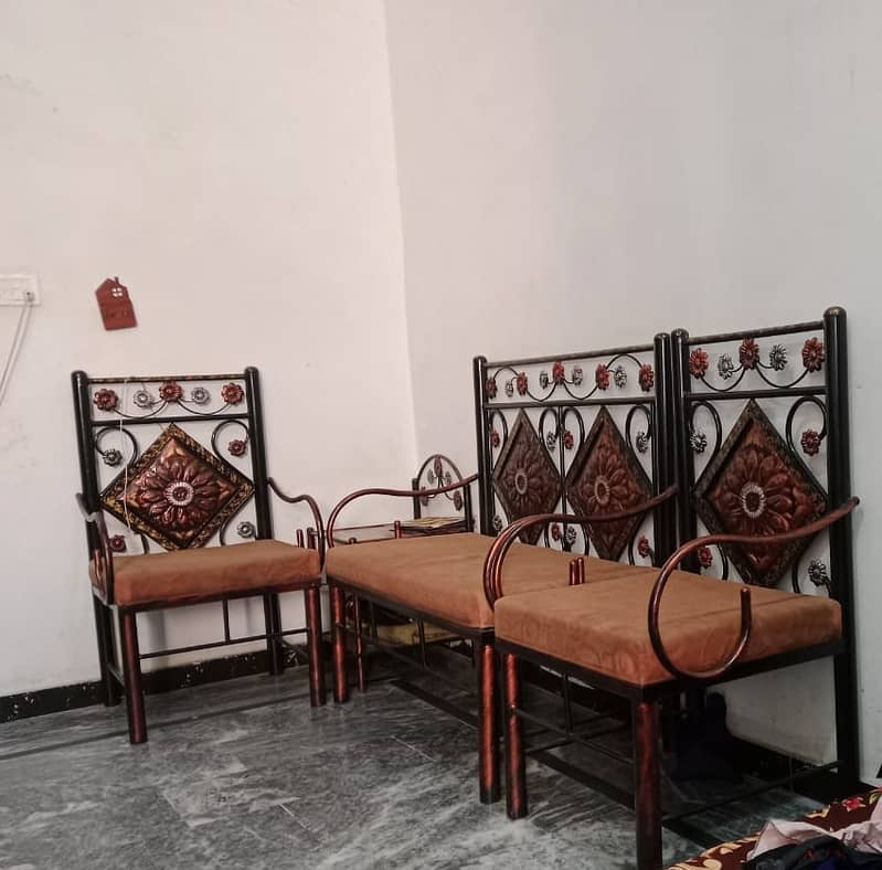 Used Iron Furniture For Sale In Good Condition Easy To Carry 3