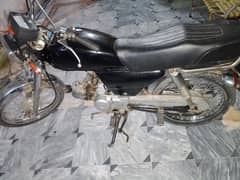 Hero baike for sale nbr py ya watsup py rabta kry . 03492623427