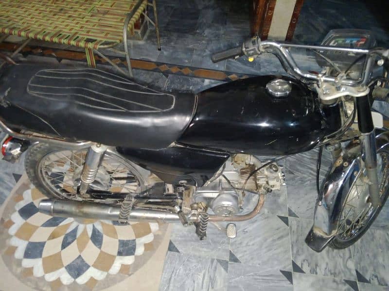 Hero baike for sale nbr py ya watsup py rabta kry . 03492623427 3